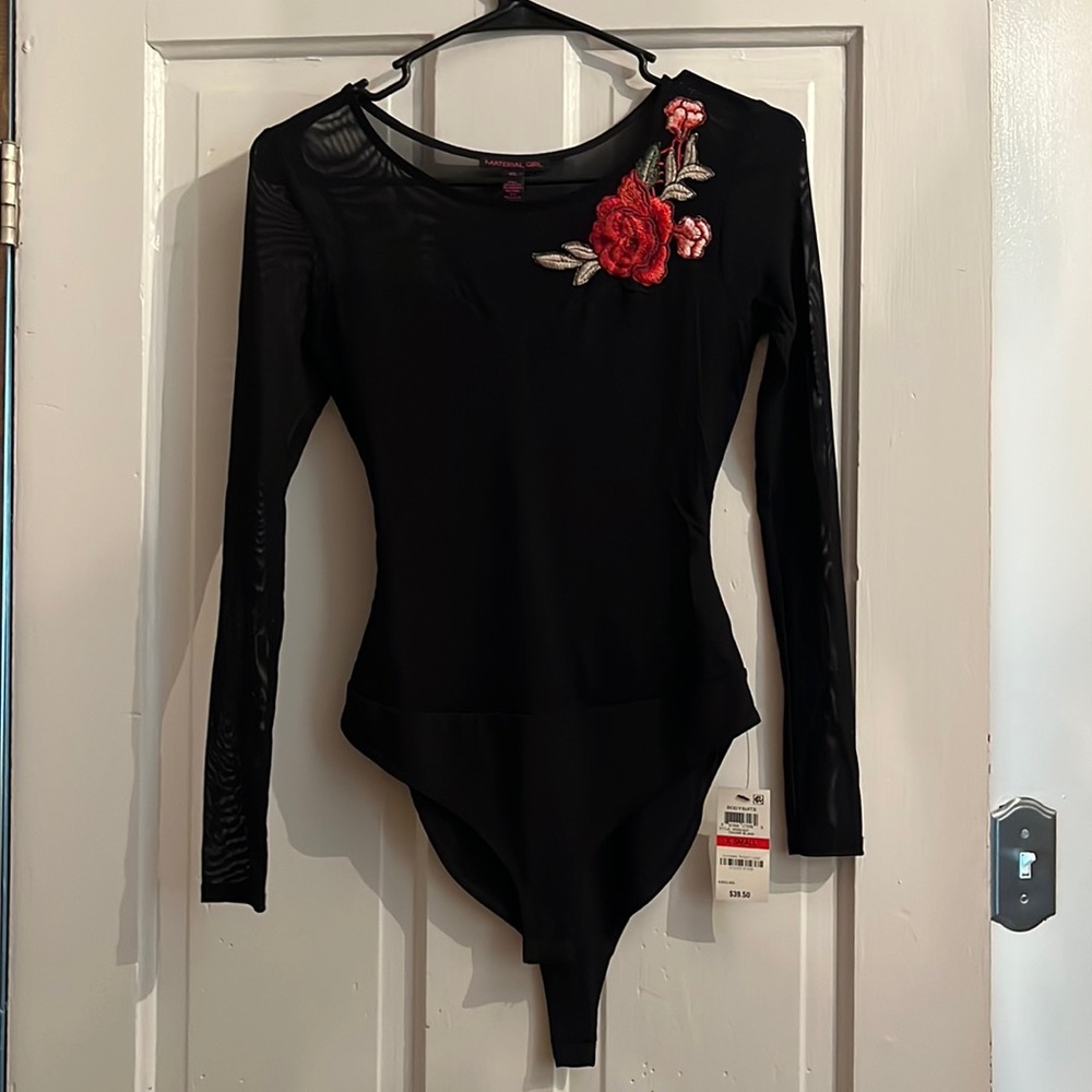 NWT mesh long sleeve embellished rose top, beautiful! Xs